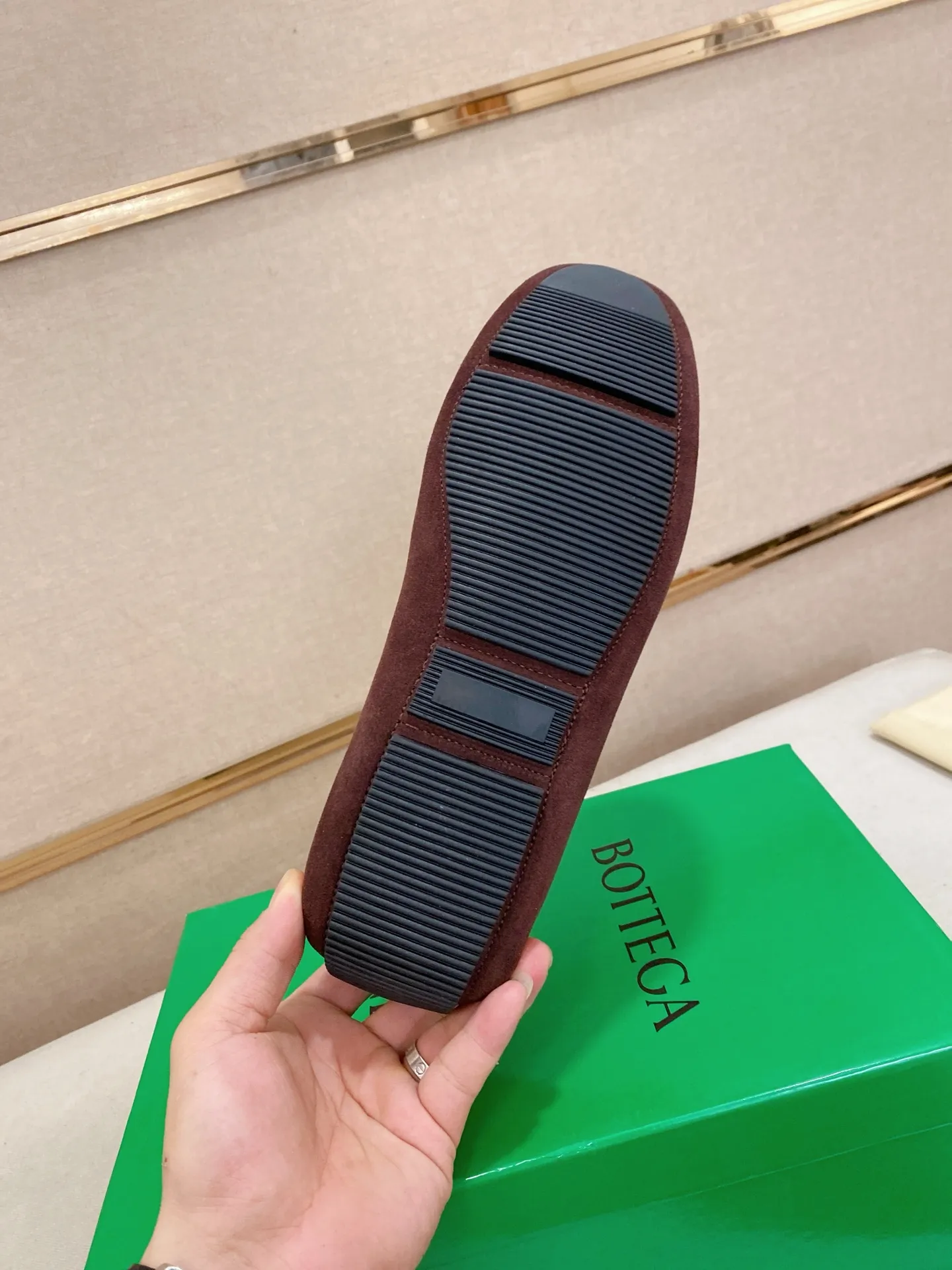 Men's shoes 💰 400💰 (Niu Li + Niu Pad) [BV] latest hot style‼ ️Casual men's shoes, uppers imported deer pattern first-layer cowhide ➕Full imported cowhide lining✔️Exquisite workmanship, excellent foot feel, special rubber soles✔️, cool and fashionable, the latest fashion, fashionable outsole, hurry up. Code number: 38-44 (can be customized to 37.45, non-refundable)